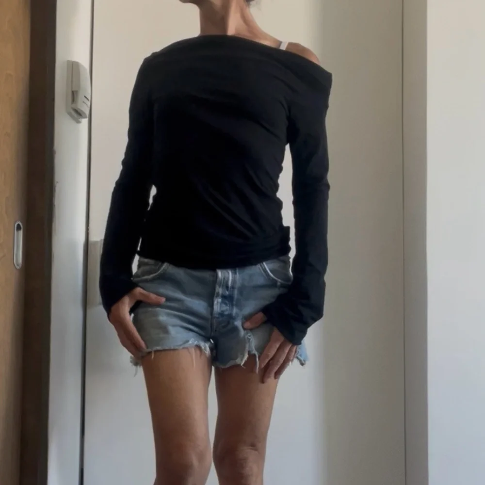 James Perse Black Off-Shoulder Top - Picture 2 of 8